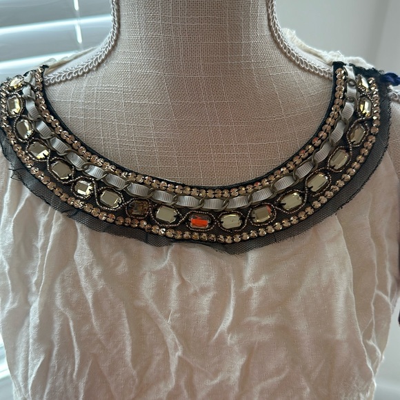 Cute jeweled top. NEVERWORN. - Picture 2 of 8